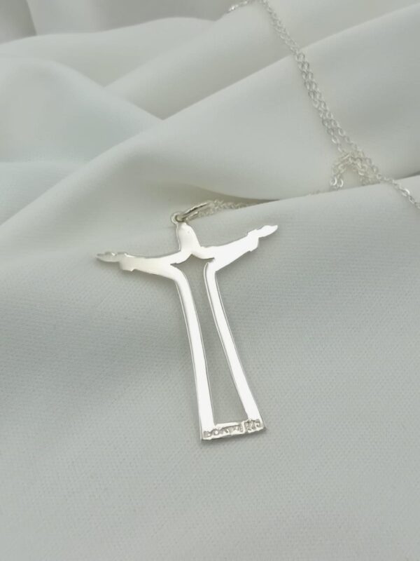 Cristo Mediano