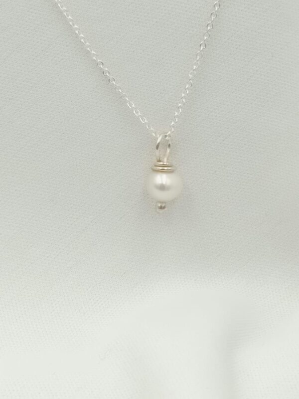 Dije Perla con Cadena
